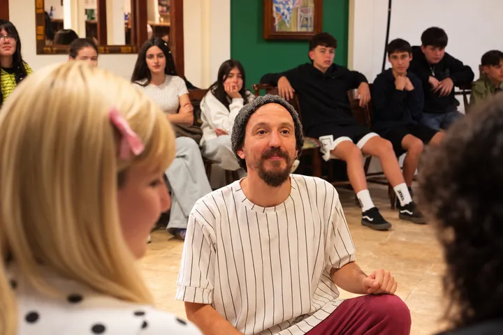 Creación compartida entre Rodrigo Carazo y los estudiantes.