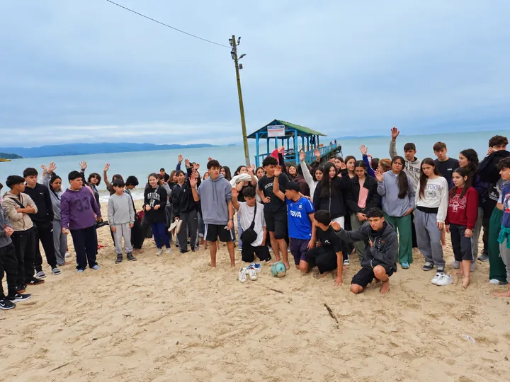 Un encuentro de los jóvenes del Zípoli en la playa.